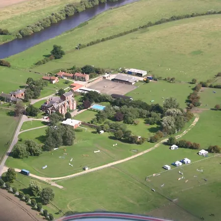 Rupert House At The Red House Estate בית נופש *