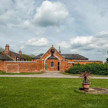 Feriehus Rupert House At The Red House Estate