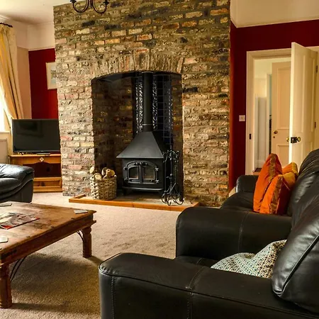 Rupert House At The Red House Estate * York