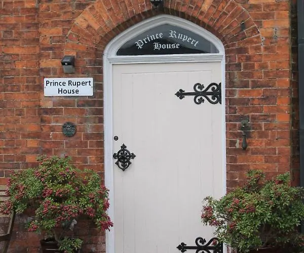 Rupert House At The Red House Estate