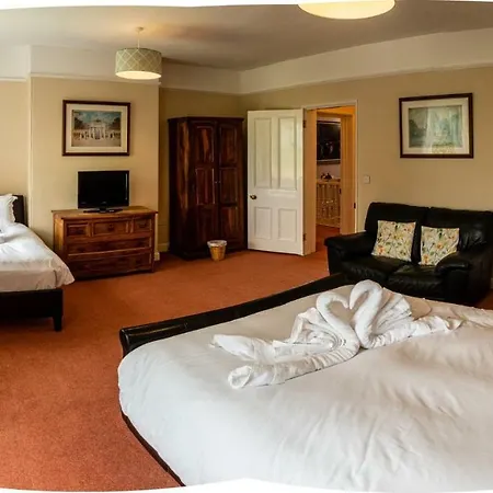 Rupert House At The Red House Estate يورك